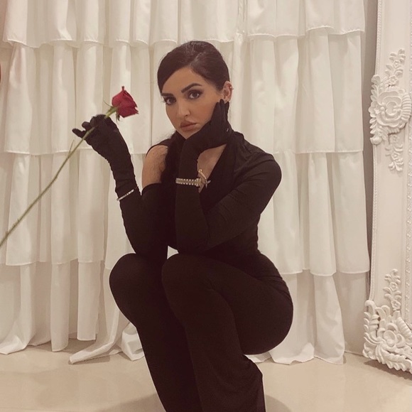 Glove Detail Crop Top - Picture 1 of 1